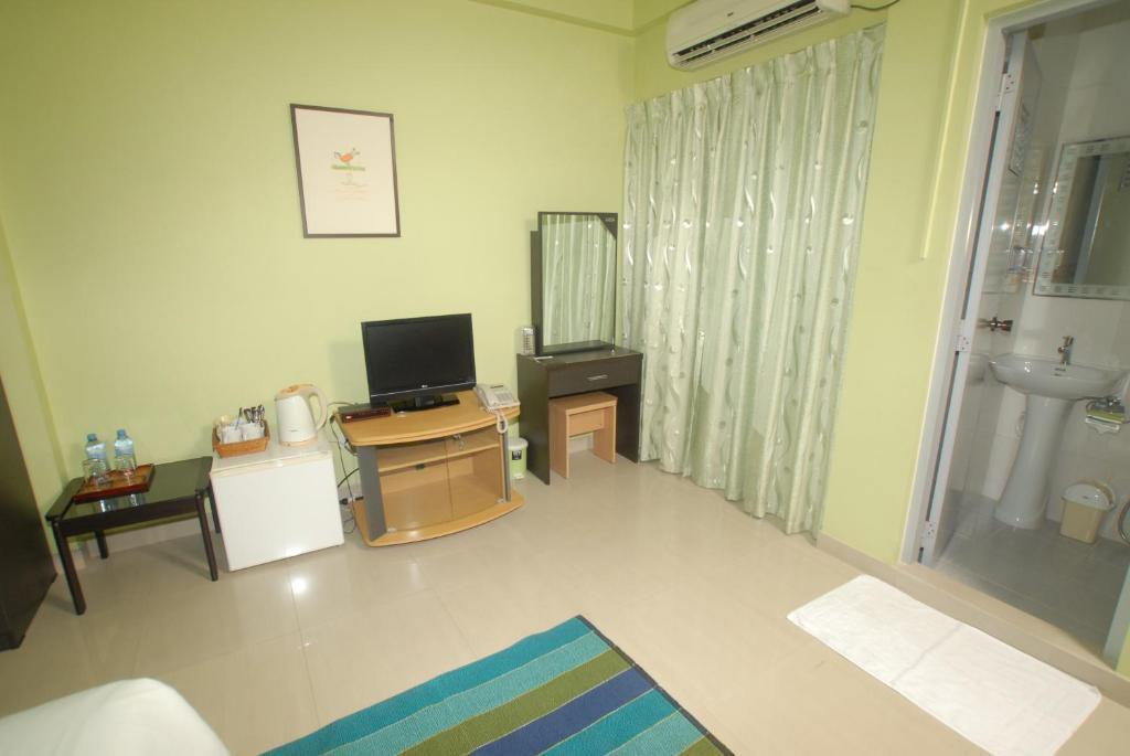 House Clover Male Room photo